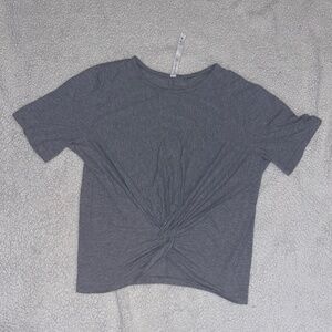 Lululemon Crescent Tee in Heathered Medium Grey Short Sleeve Women’s Size 14